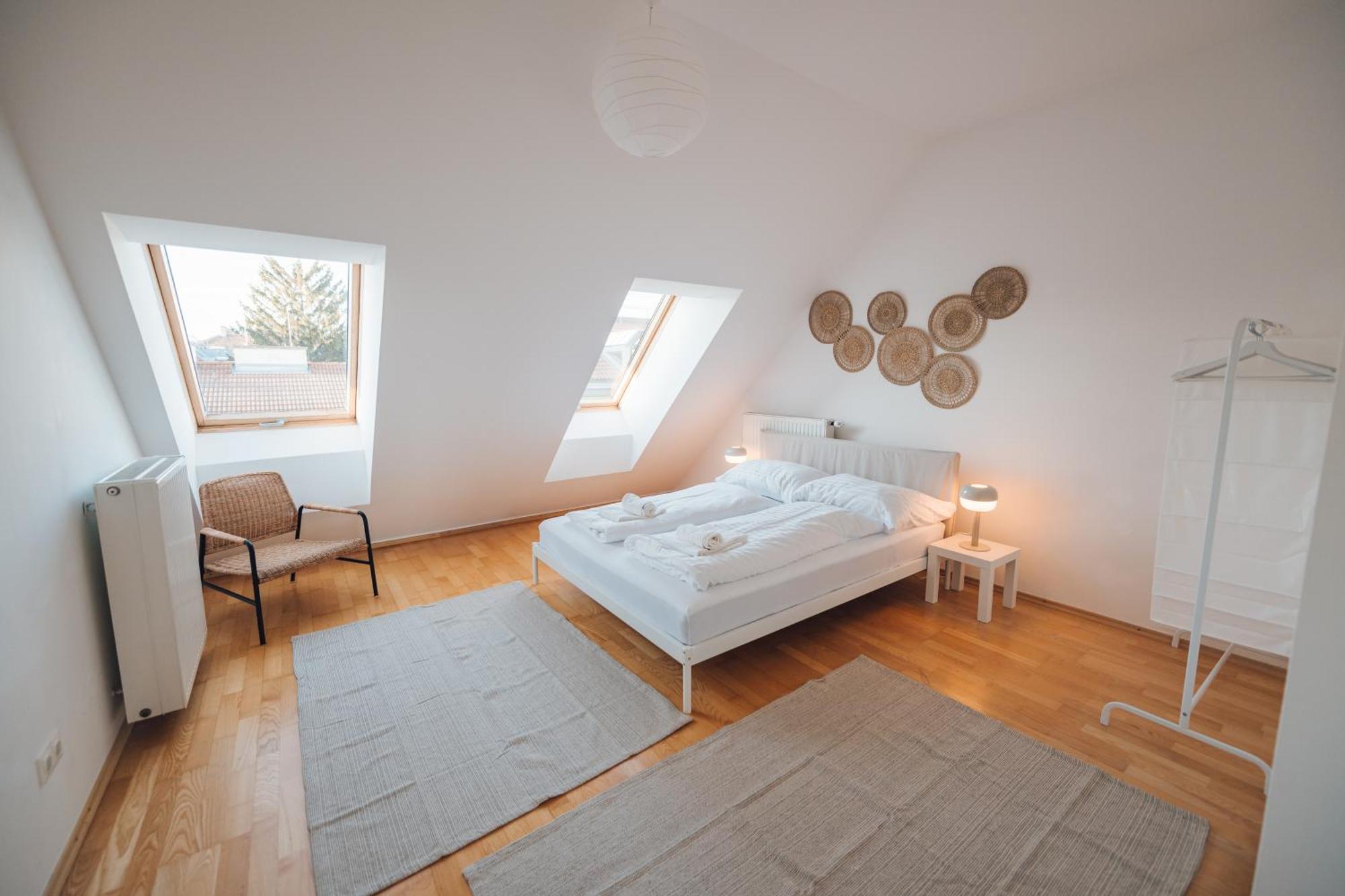 Apartment Stylish With Balcony And Rooftop Views *