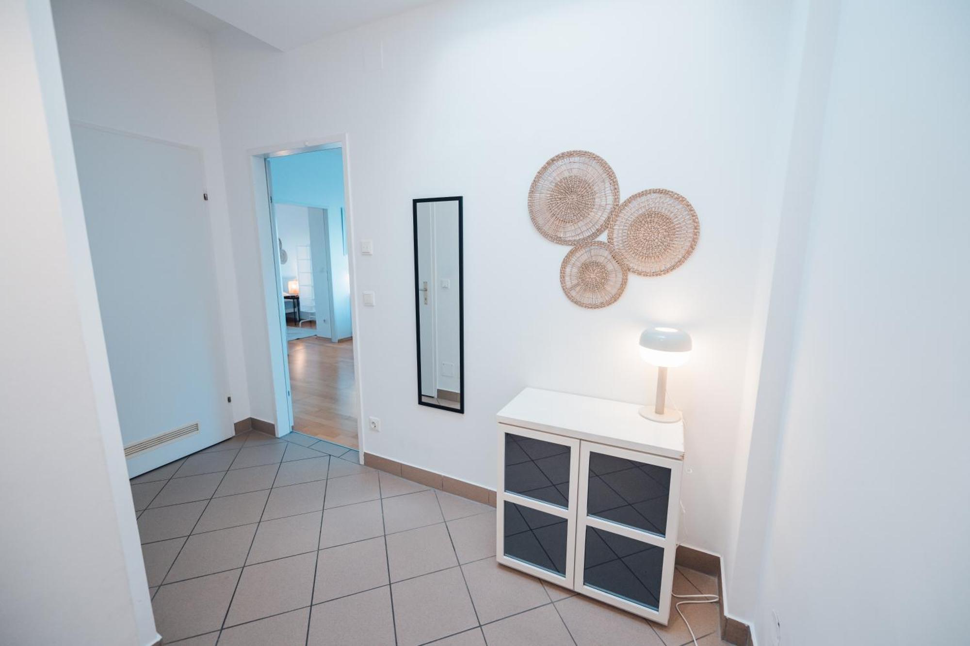 Stylish With Balcony And Rooftop Views Wien